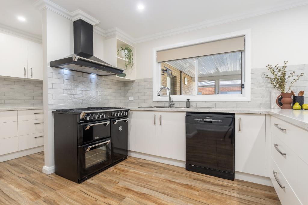 16 Baxter Ct, Lavington, NSW 2641