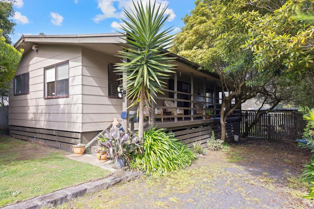 27 Hobsons Pde, Cowes, VIC 3922