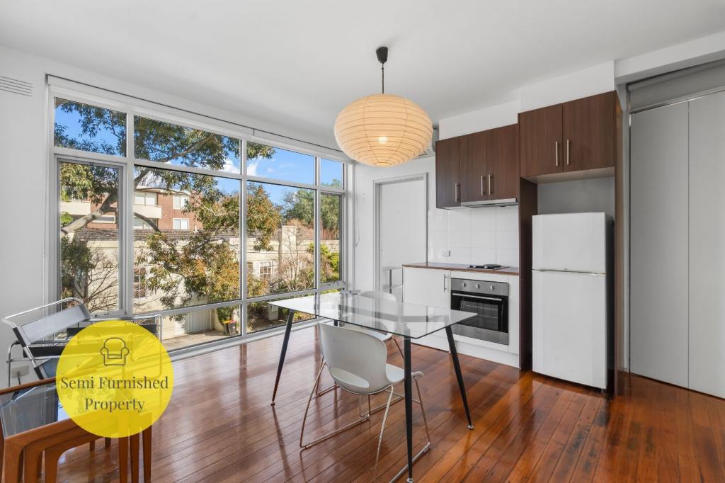 9/4 WITCHWOOD CL, SOUTH YARRA, VIC 3141