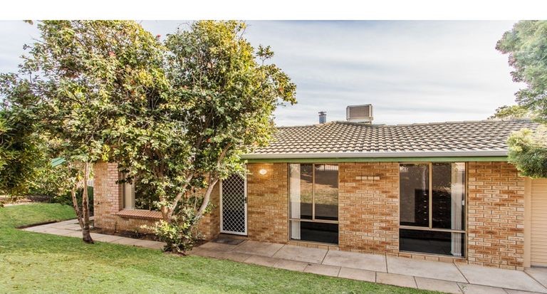 1 CURRELL CT, PARMELIA, WA 6167