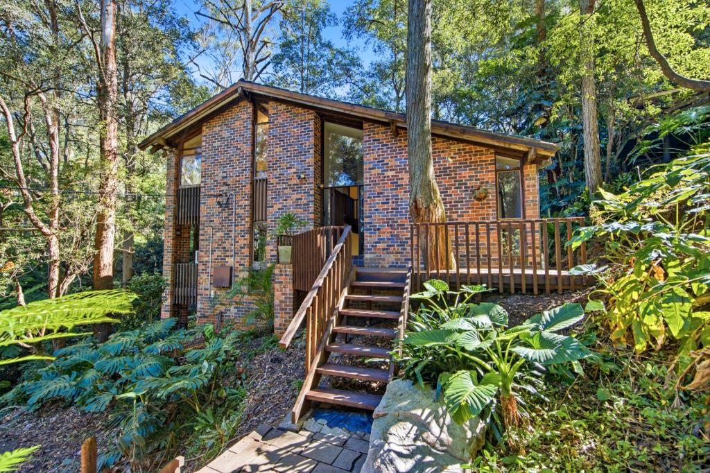 57 Campbell Dr, Wahroonga, NSW 2076