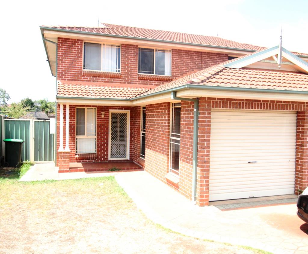 3b Eva Ave, Green Valley, NSW 2168