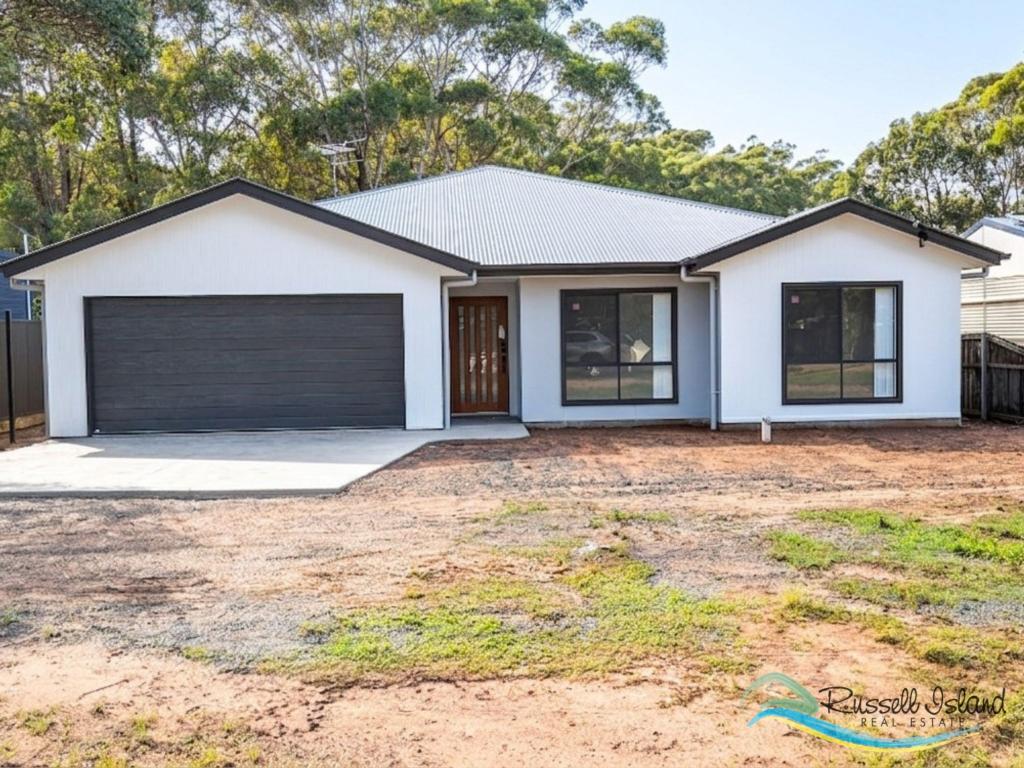 11 Medika Dr, Russell Island, QLD 4184
