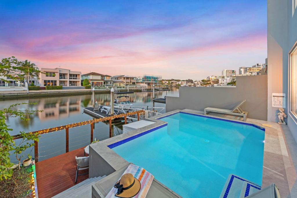 1/11 South Quay Dr, Biggera Waters, QLD 4216