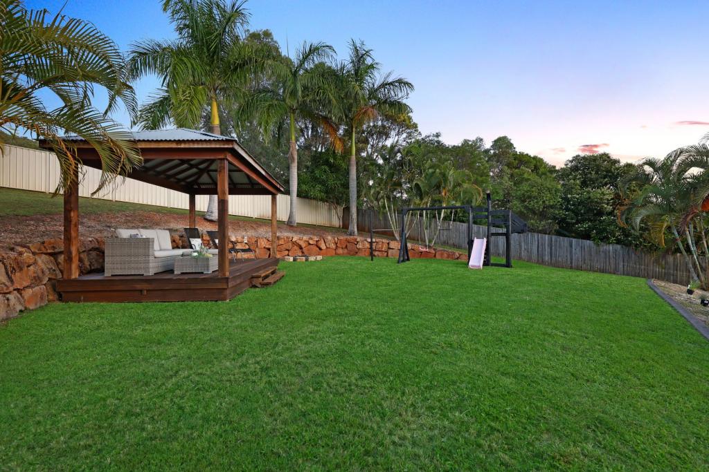 13 Finnagin Dr, Bonogin, QLD 4213