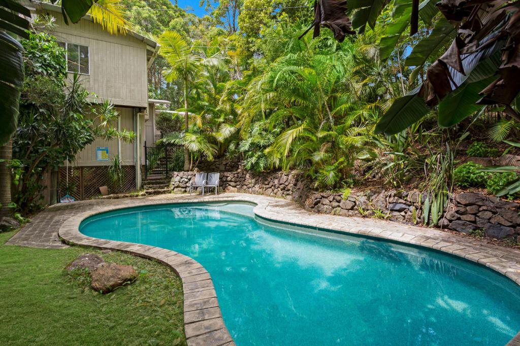 13 Cheshire Gr, Elanora, QLD 4221