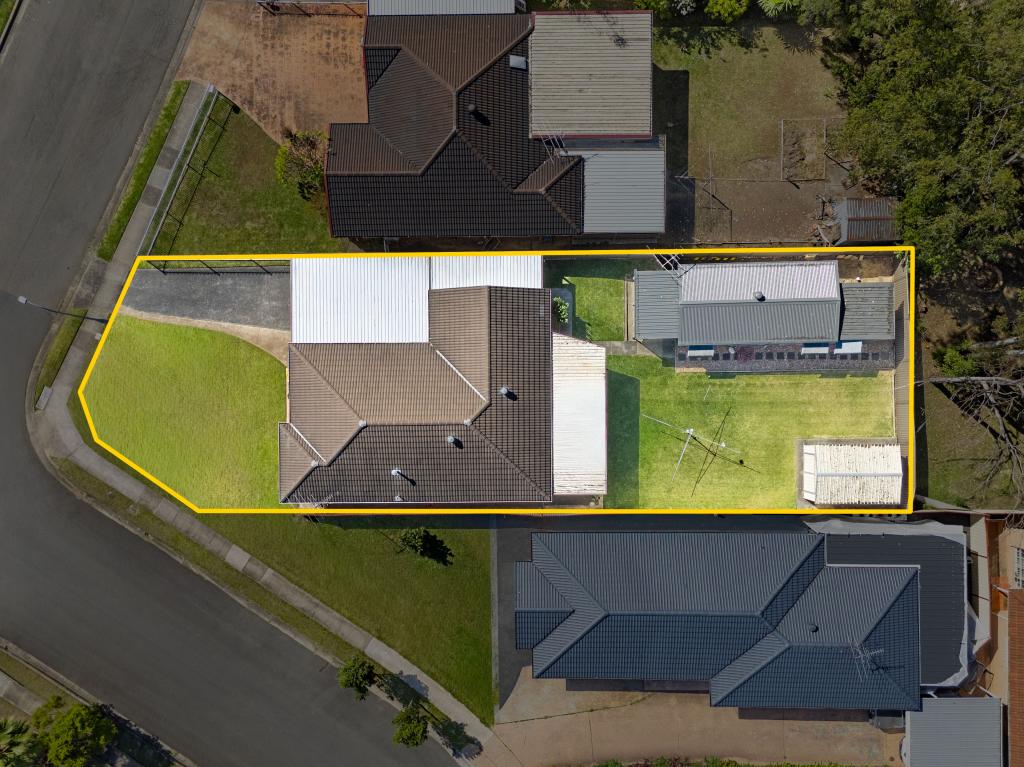 18 & 18A FALKLANDS AVE, BOSSLEY PARK, NSW 2176