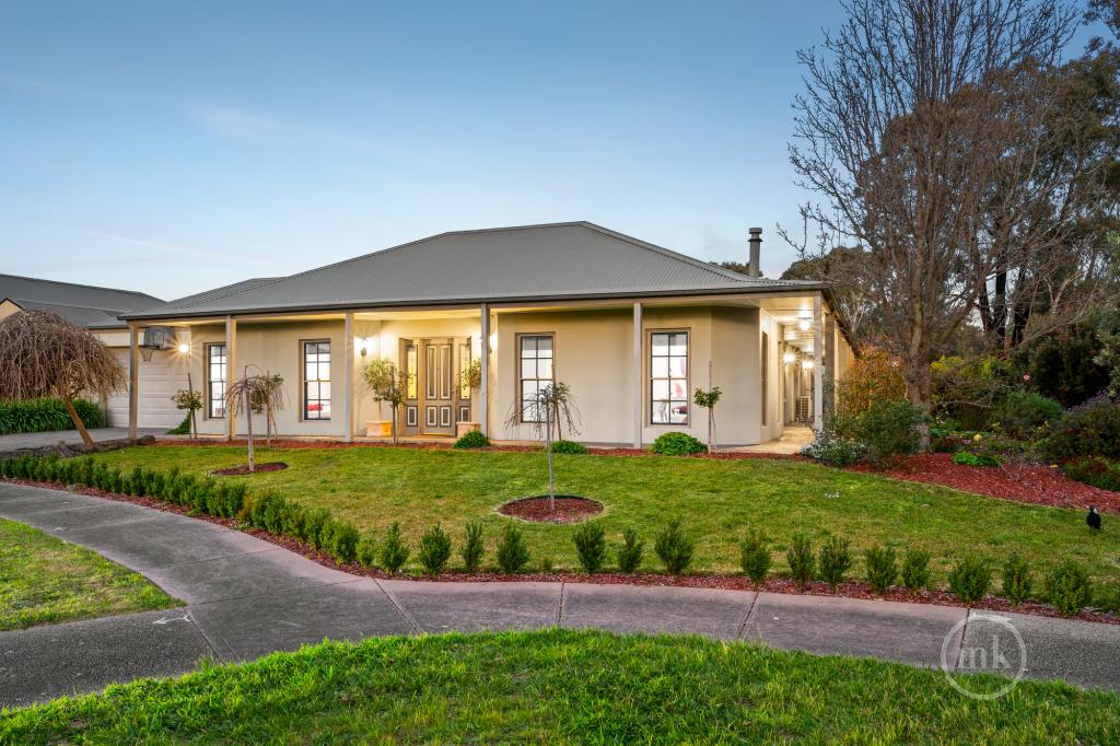 5 SPARROWHAWK RD, DOREEN, VIC 3754