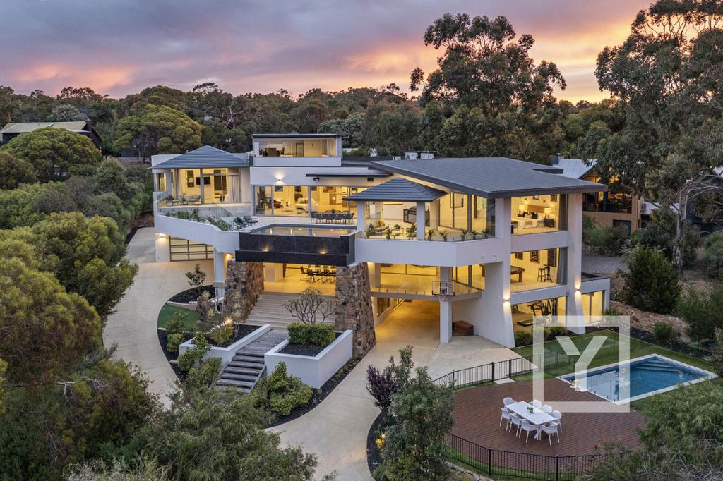 16 GYPSY ST, EAGLE BAY, WA 6281