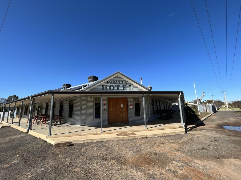 Carrathool Family Hotel, Carrathool, NSW 2711