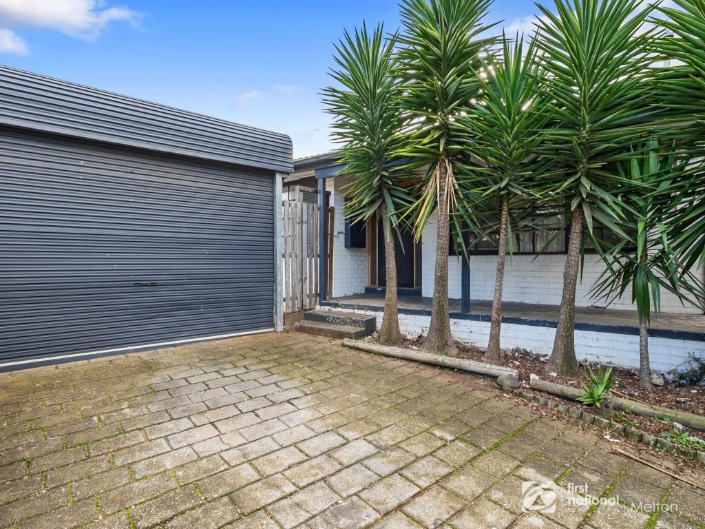 17 Tamar Dr, Melton South, VIC 3338