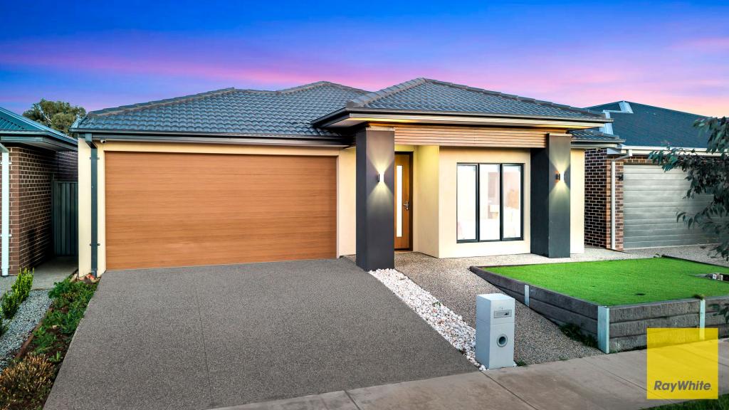 56 SALTAIRE DR, STRATHTULLOH, VIC 3338