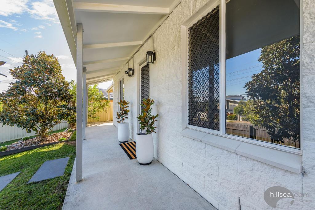 2/11 Beitz Ave, Labrador, QLD 4215