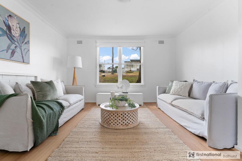 6 Owen Way, West Bathurst, NSW 2795