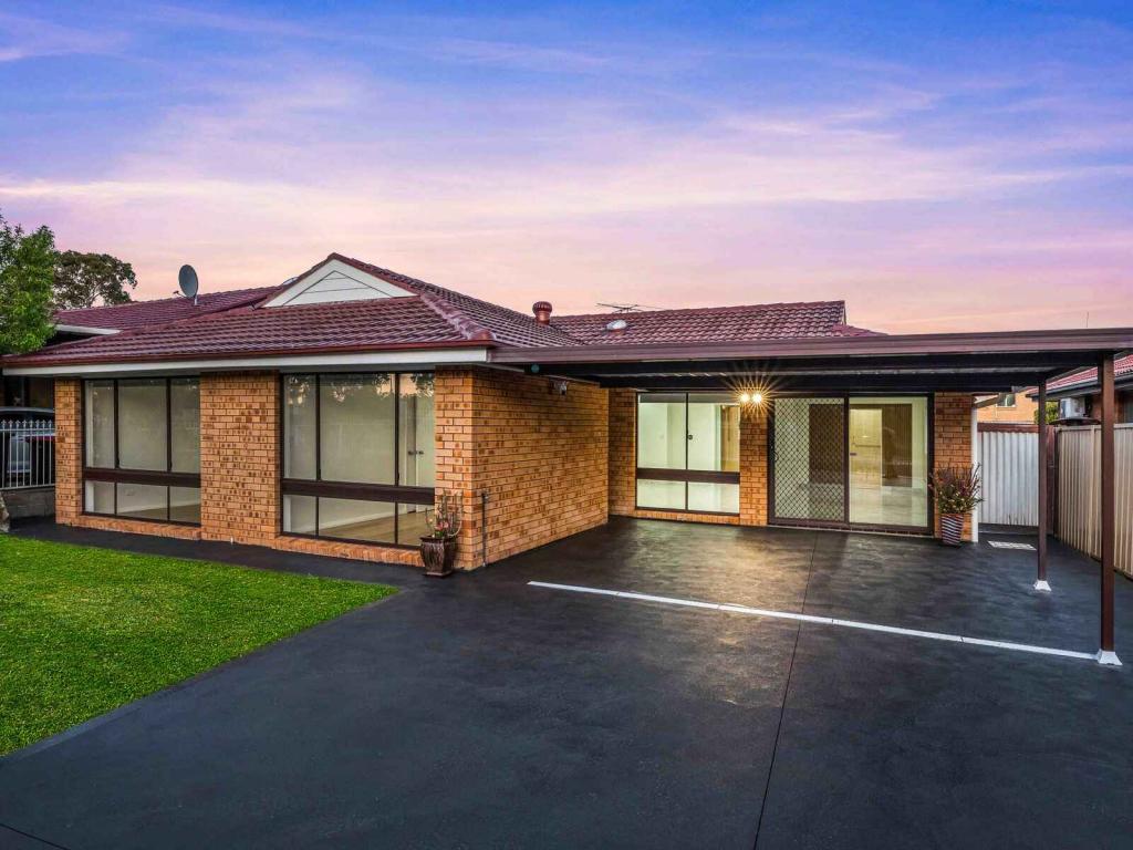 36 Rundle Rd, Green Valley, NSW 2168