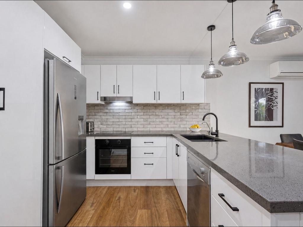 13/102 Alexander Dr, Highland Park, QLD 4211