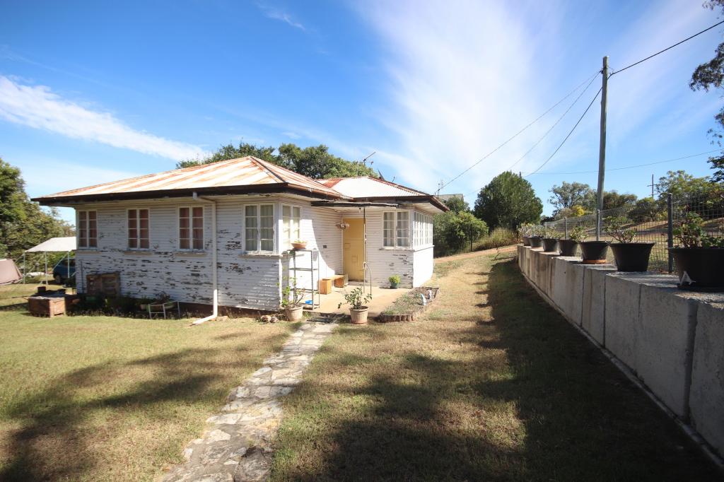 86 Lyons St, Mundubbera, QLD 4626