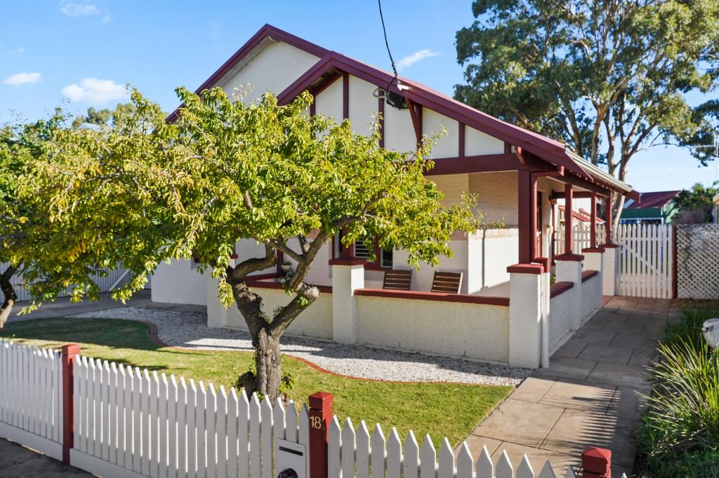 18 Hampton Cres, Largs Bay, SA 5016