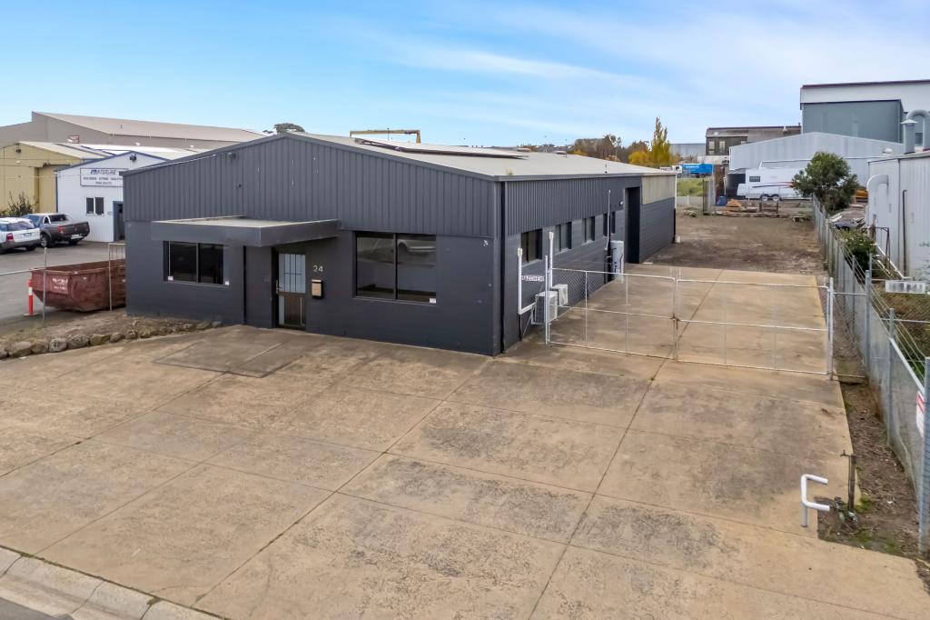 24 Martin Dr, Delacombe, VIC 3356