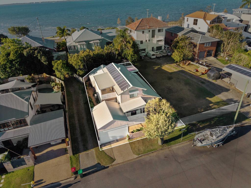 14 Agnes St, Shorncliffe, QLD 4017