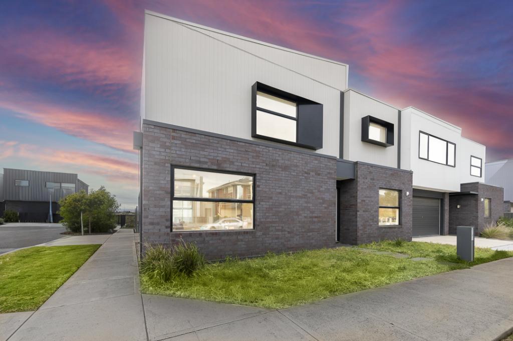 34 Winged Foot Dr, Sunshine North, VIC 3020