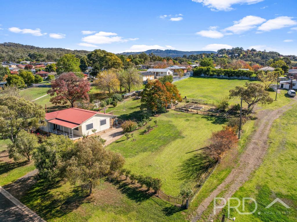 15 YARALLA ST, TUMUT, NSW 2720