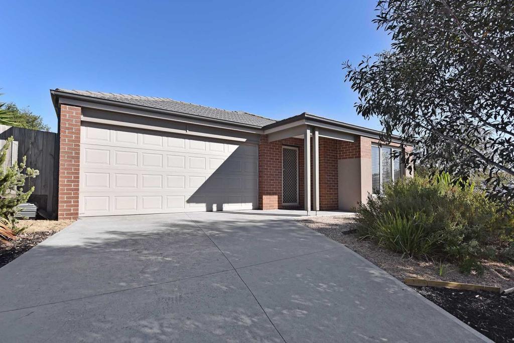 10 Cannington Gr, Sunbury, VIC 3429