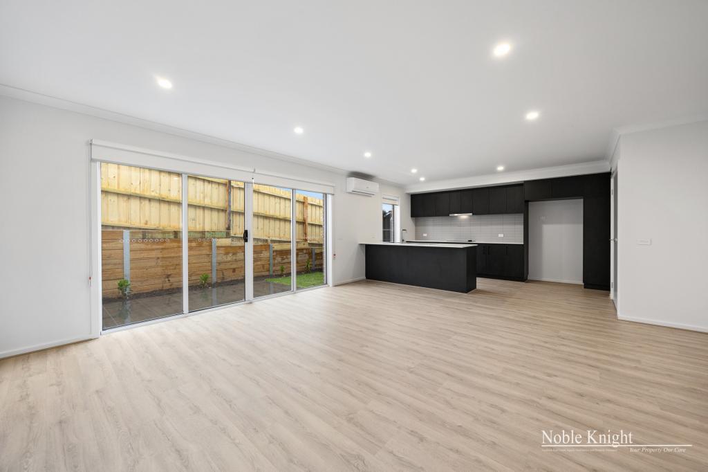 12 AINTREE ST, MOOROOLBARK, VIC 3138