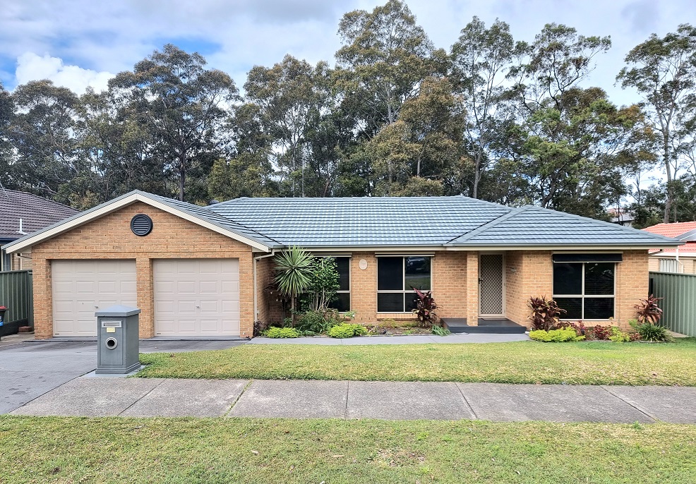 17 Hebrides Rd, Fletcher, NSW 2287