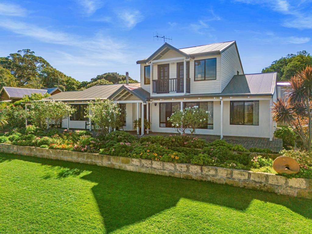 108 Minsterly Rd, Ocean Beach, WA 6333