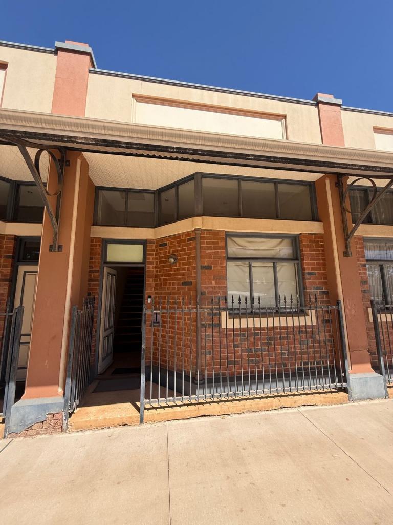 4/2 Burt St, Boulder, WA 6432