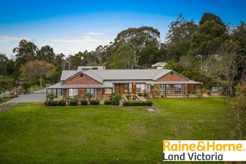 70 SANDERS RD, GARFIELD NORTH, VIC 3814