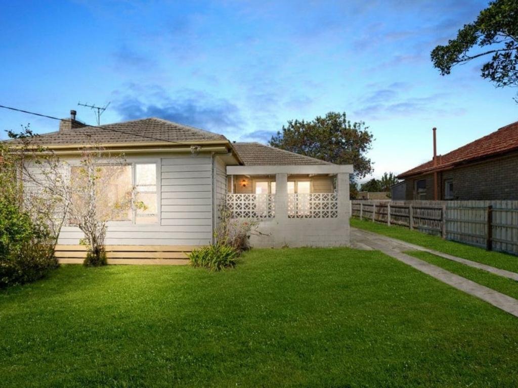 6 Avondale St, Springvale, VIC 3171