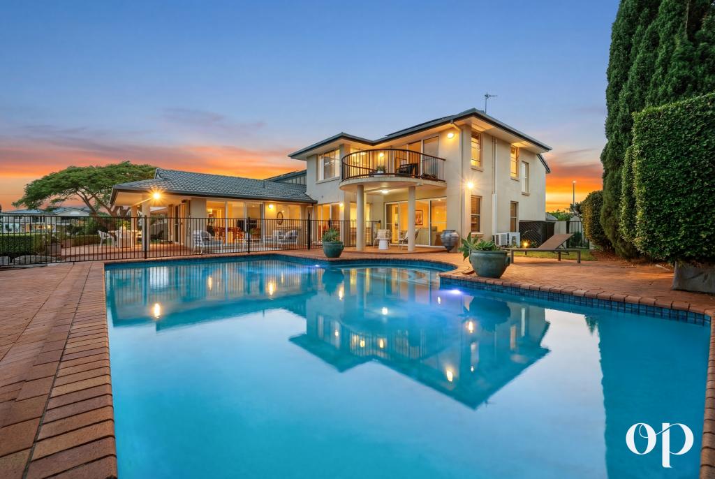 42 Kincardine Dr, Benowa, QLD 4217