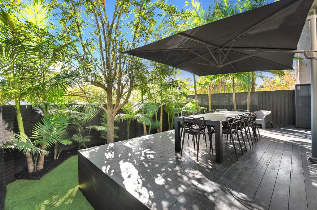 1/126 Central St, Labrador, QLD 4215
