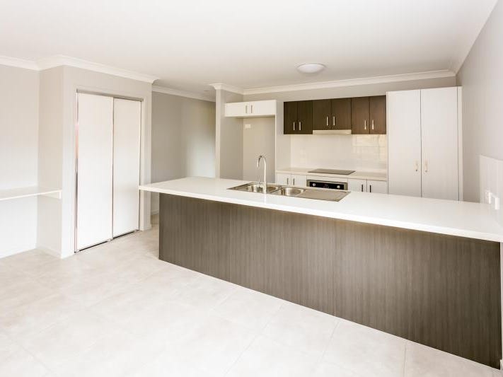 21 Paddy Cct, Ormeau, QLD 4208