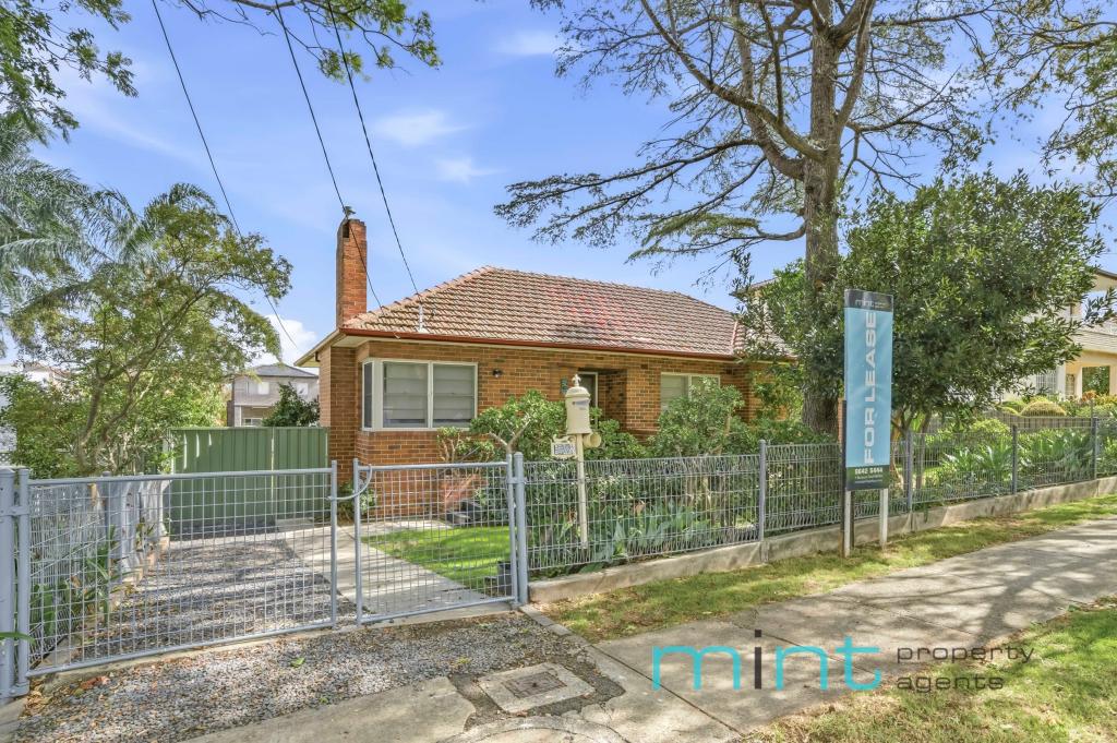 32 Macquarie St, Greenacre, NSW 2190