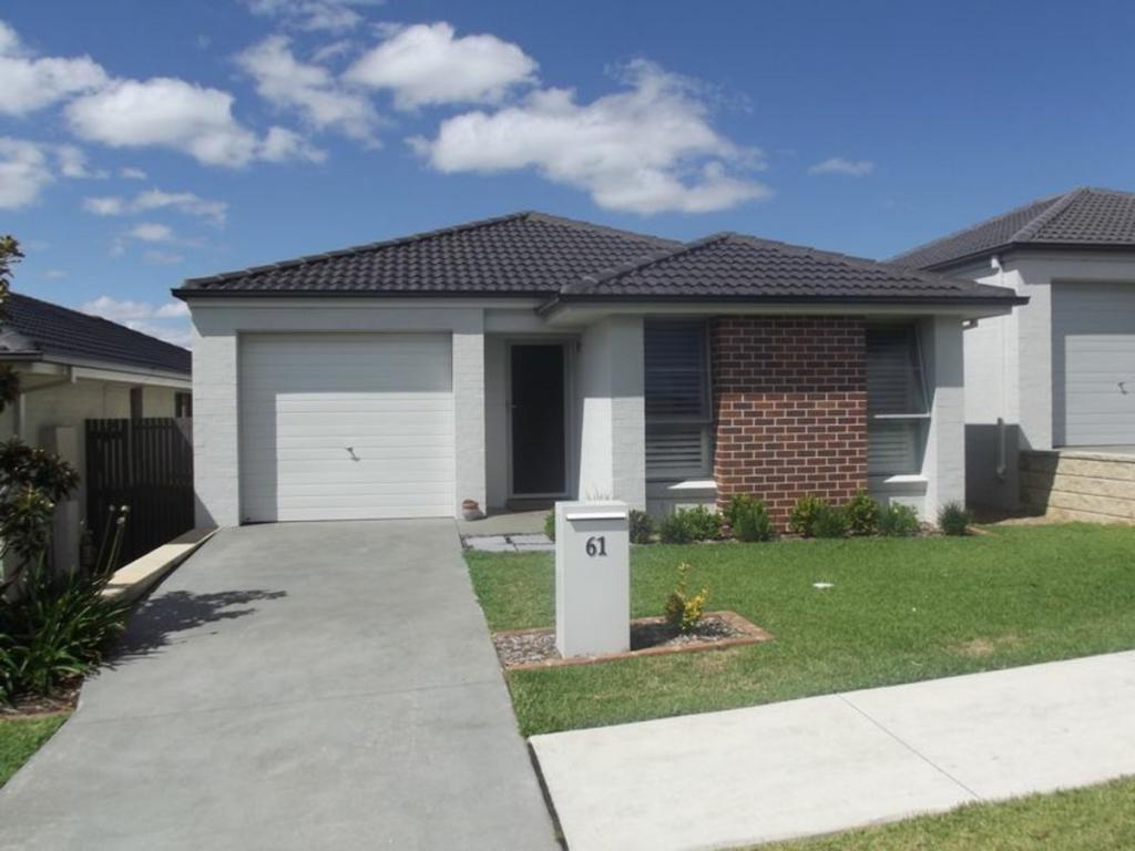 61 Eleanor Dr, Glenfield, NSW 2167