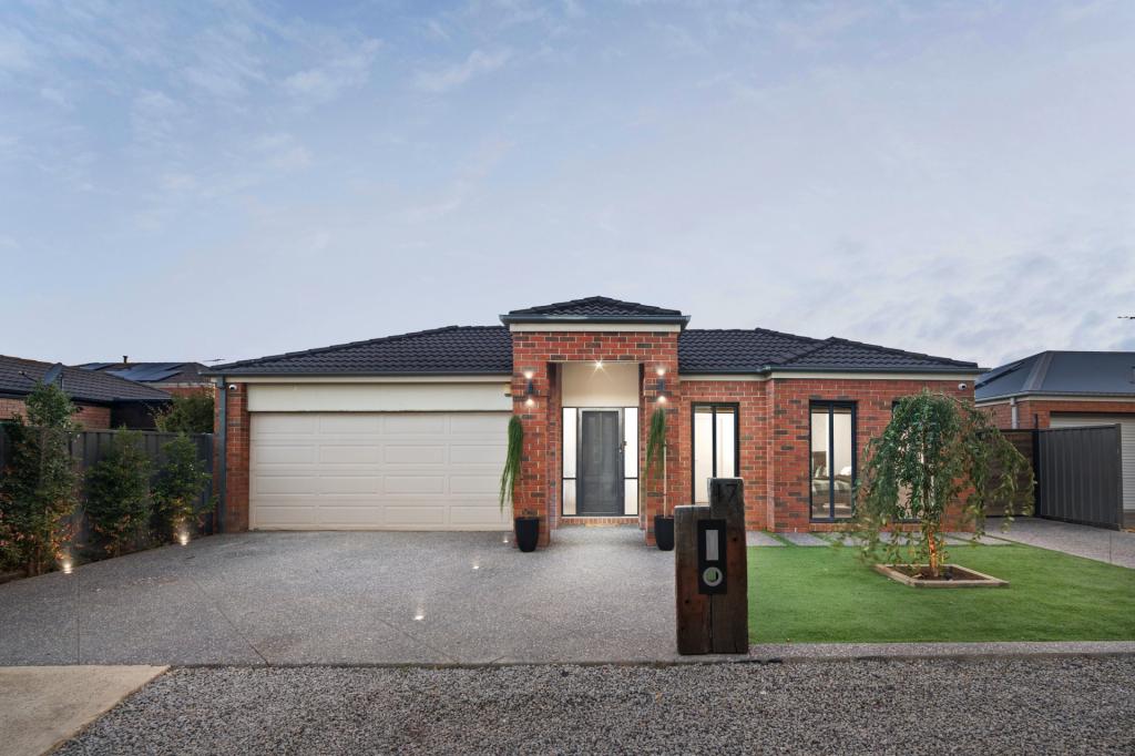 17 DICKERSON WAY, CAROLINE SPRINGS, VIC 3023