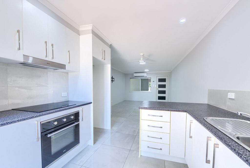 3/4 Tarwarri Cres, Mooloolaba, QLD 4557