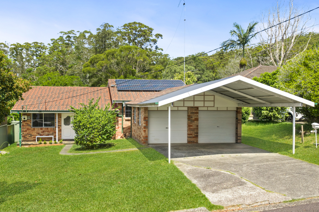 17 Beaumont Ave, Wyoming, NSW 2250