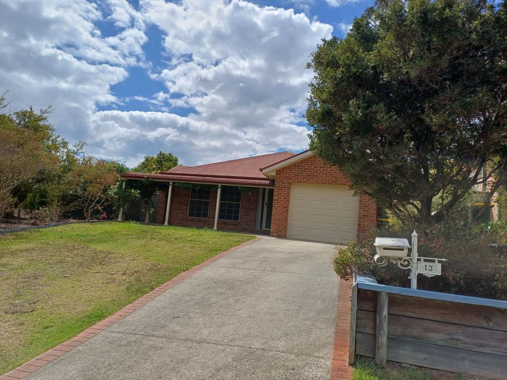 13 Cornelius Pl, Nowra, NSW 2541