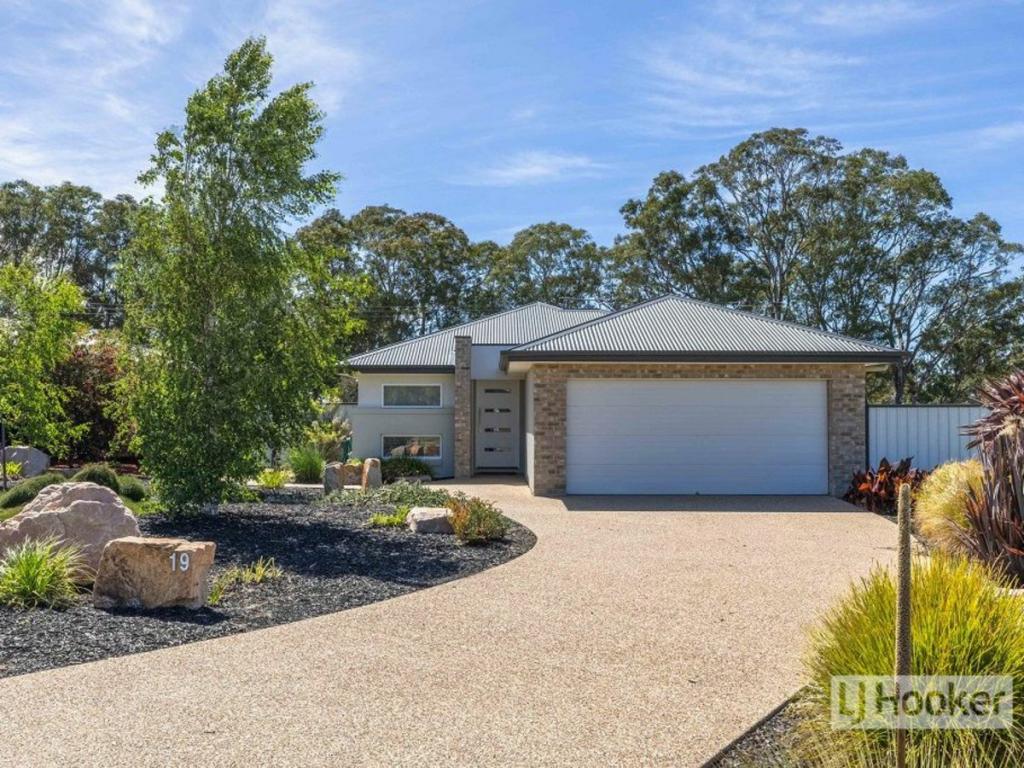 19 Aquabella Dr, Eagle Point, VIC 3878