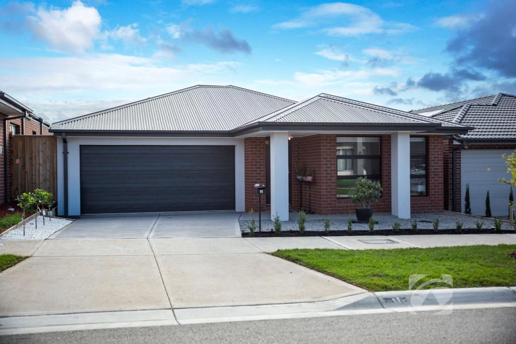 11 Topiary St, Pakenham, VIC 3810