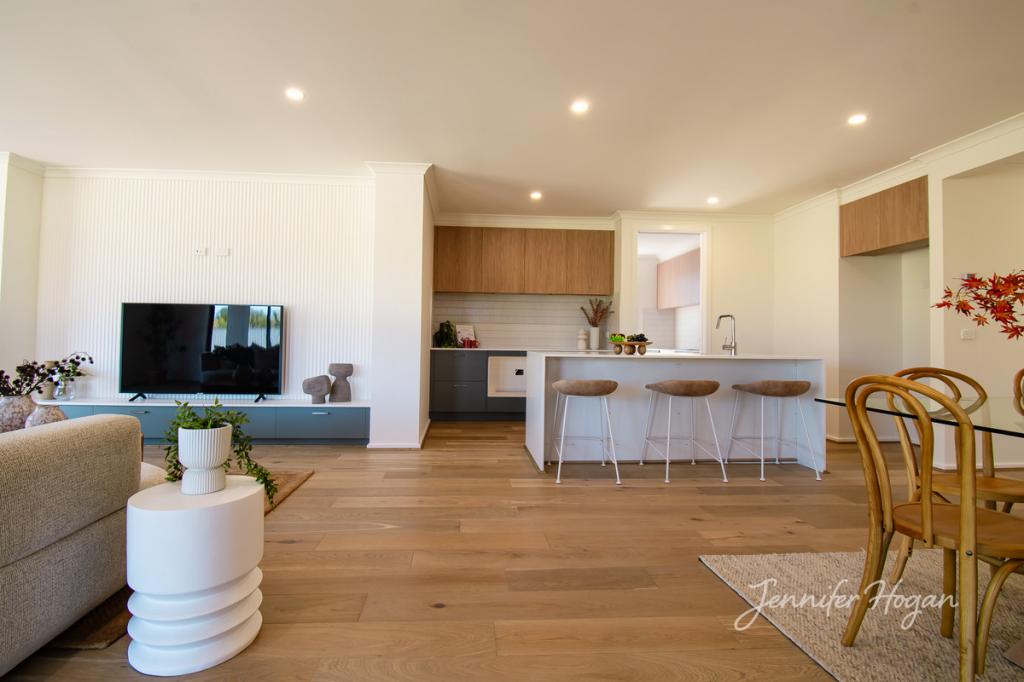 64 Barrel Rd, Drouin, VIC 3818