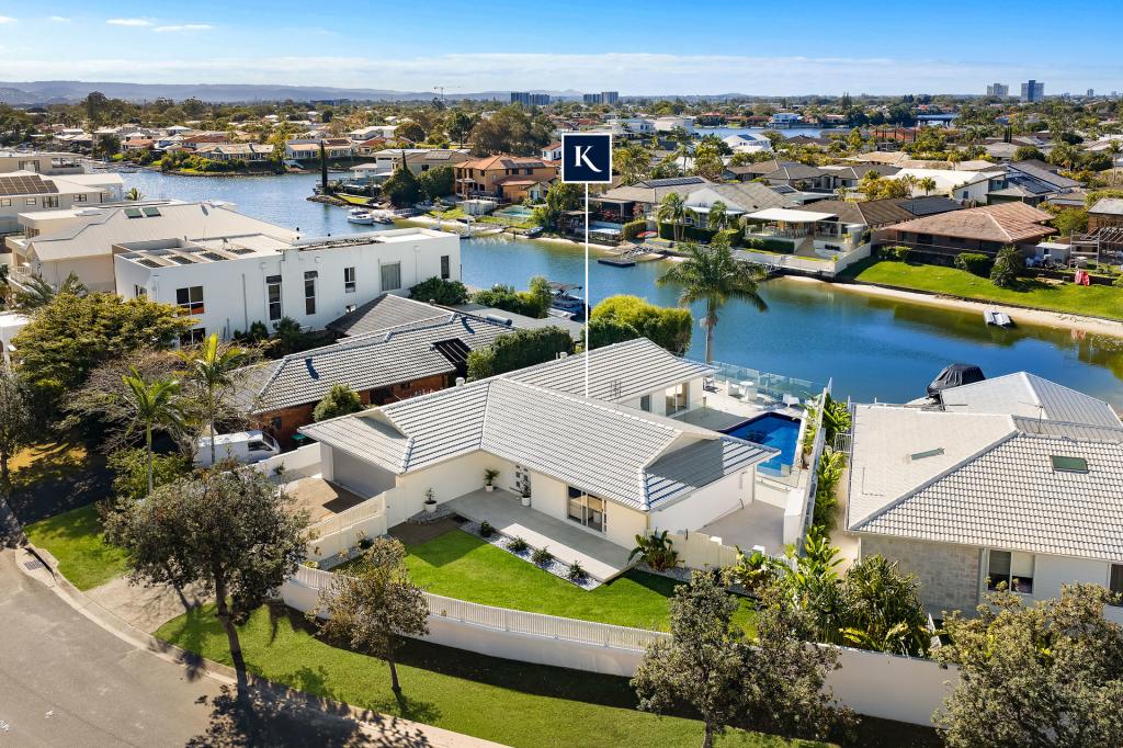 17 Mcilwain Dr, Mermaid Waters, QLD 4218