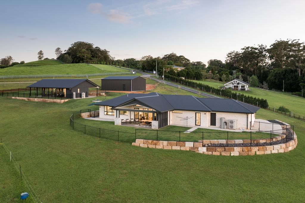 8 Moorhouse Rd, Woombye, QLD 4559