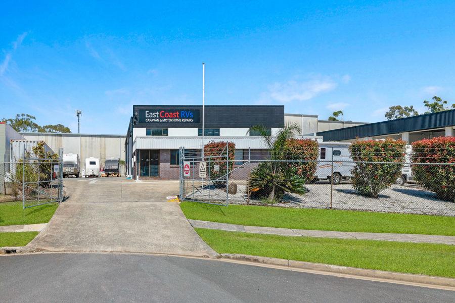 8-10 COMMERCIAL DR, ASHMORE, QLD 4214