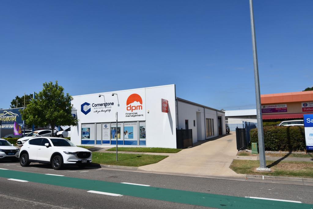 2/220 Charters Towers Rd, Hermit Park, QLD 4812