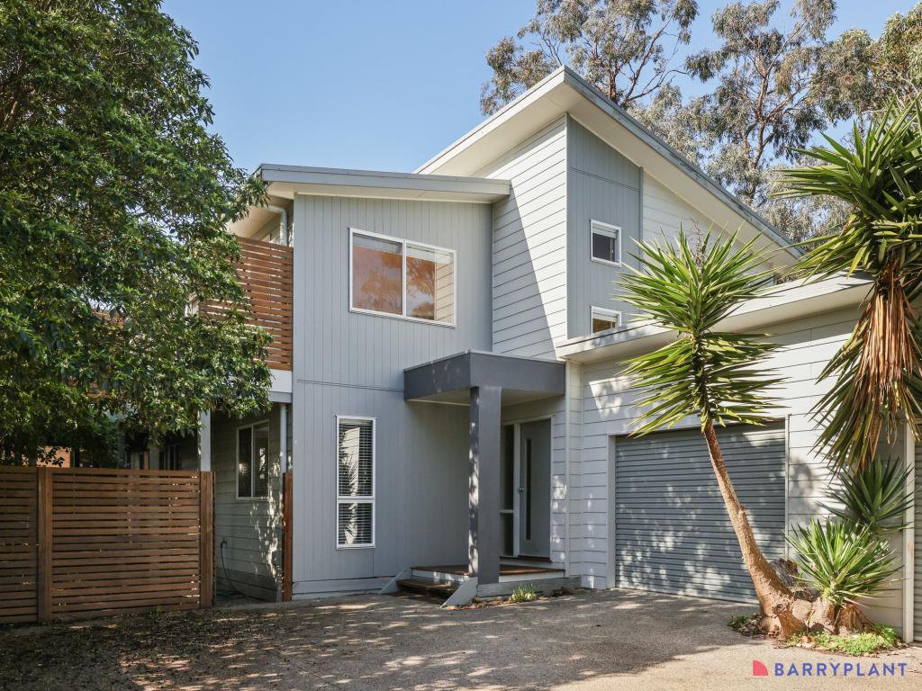2/11 Roydon Rd, Cowes, VIC 3922